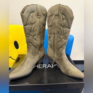 Therapy Clayton Sole Womans Western Cowboy Boots - Olive Green
Size 7M Like New
